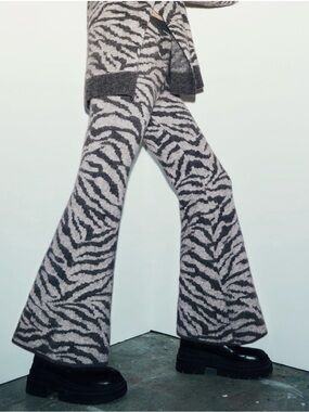 Zara Black & Gray Zebra Knit Flare Pants